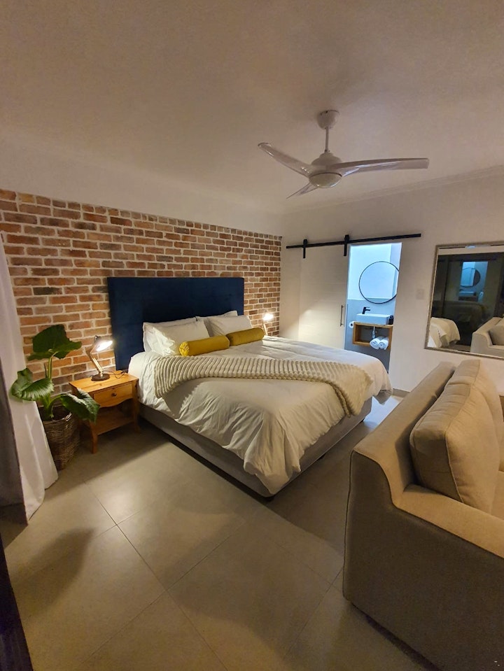Vincent Accommodation at The Blue Door Guesthouse | Viya