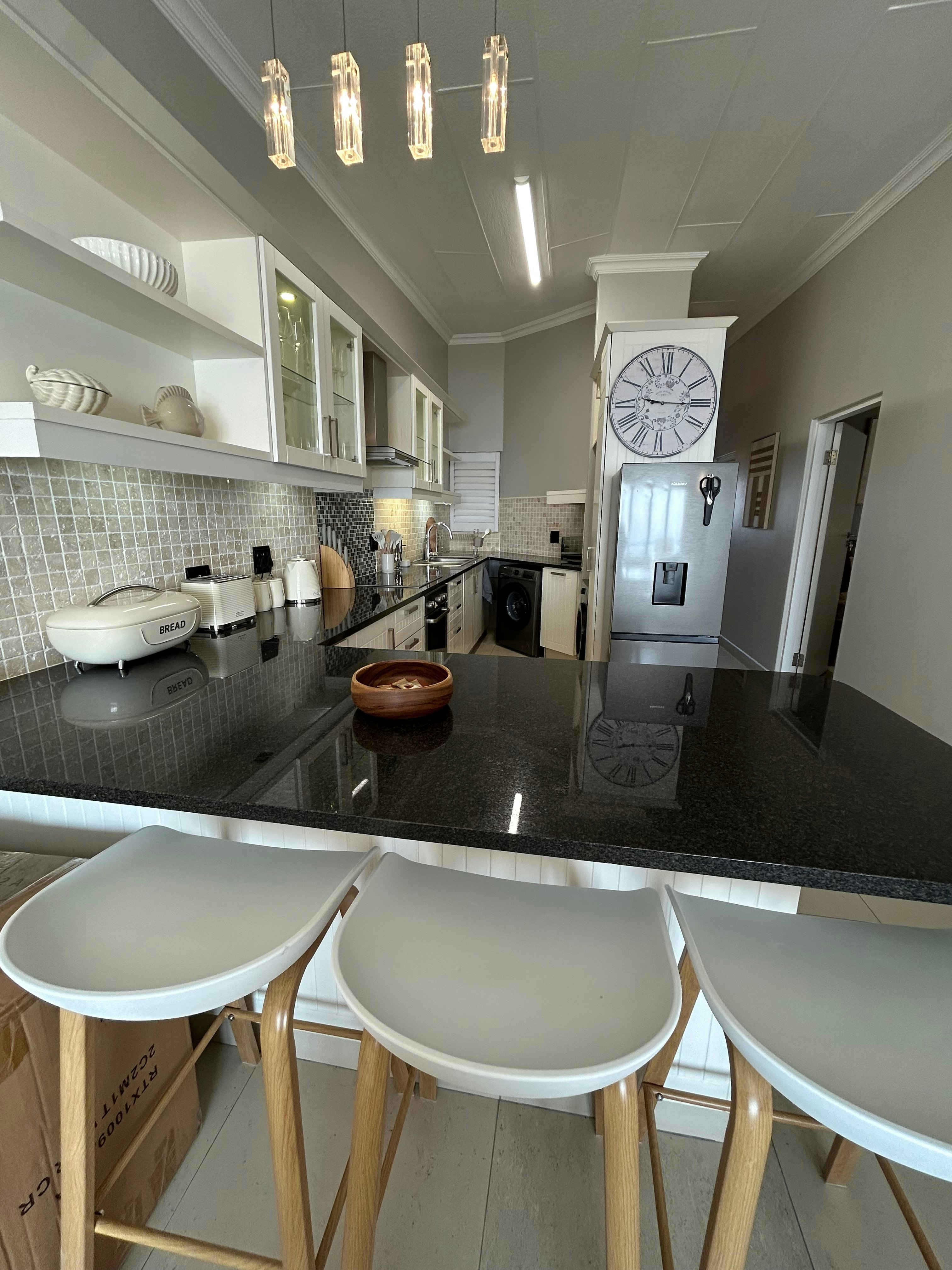 Umdloti Ocean Paradise | 2-bedroom with Sea Views image no 15 of 16