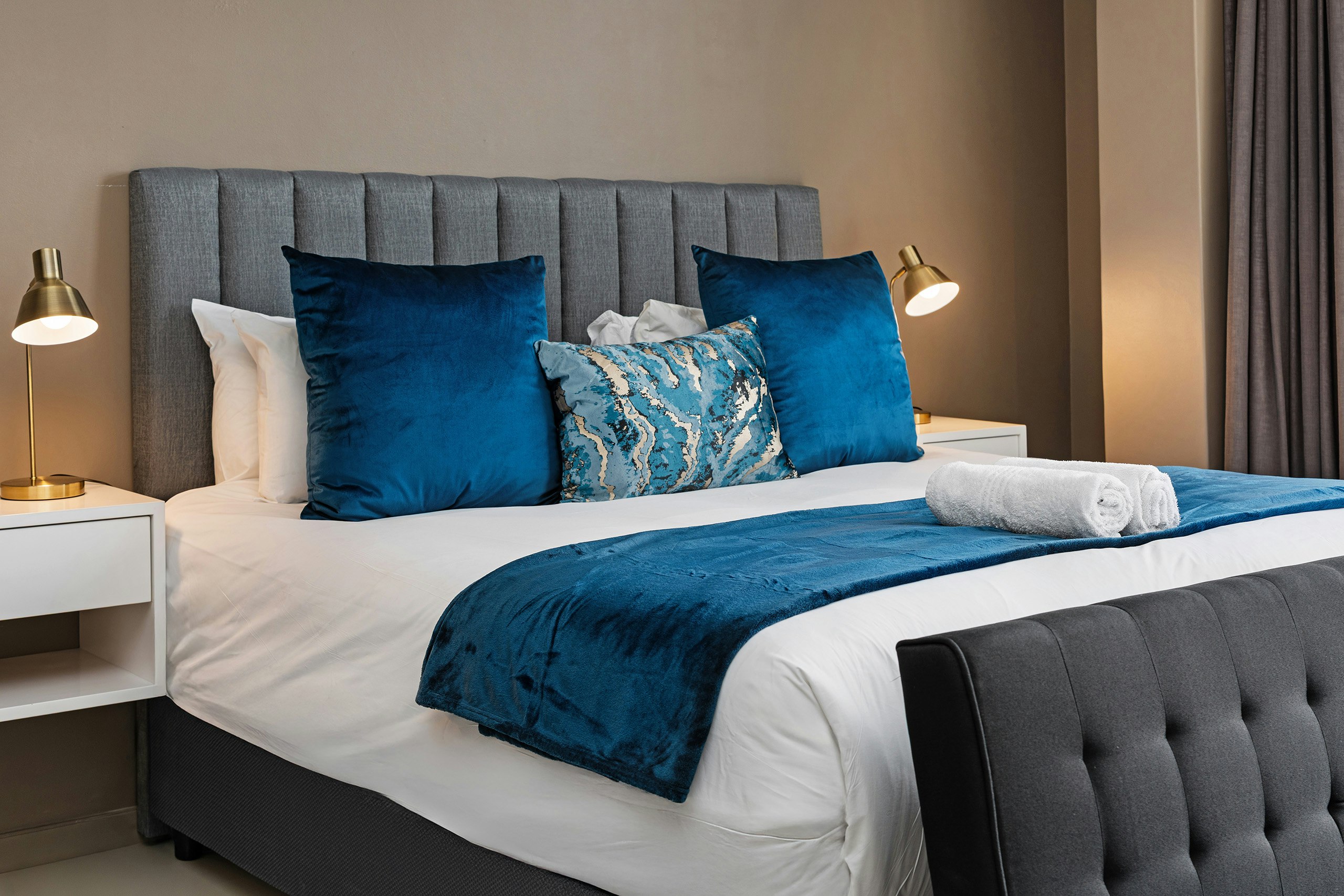 Luxury Stay Crystal Towers image no 4 of 17