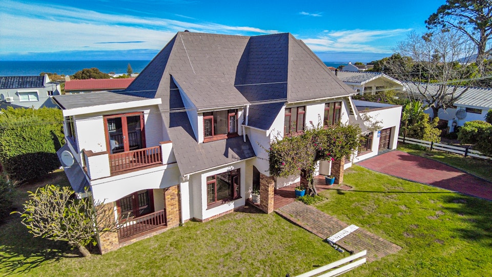 Hermanus Accommodation at  | Viya