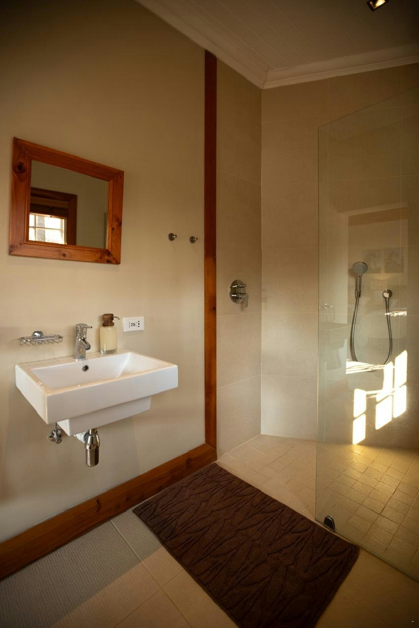 Asma Cottage image no 9 of 19