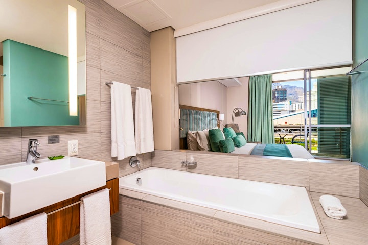 City Bowl Accommodation at Aha Harbour Bridge Hotel and Suites | Viya