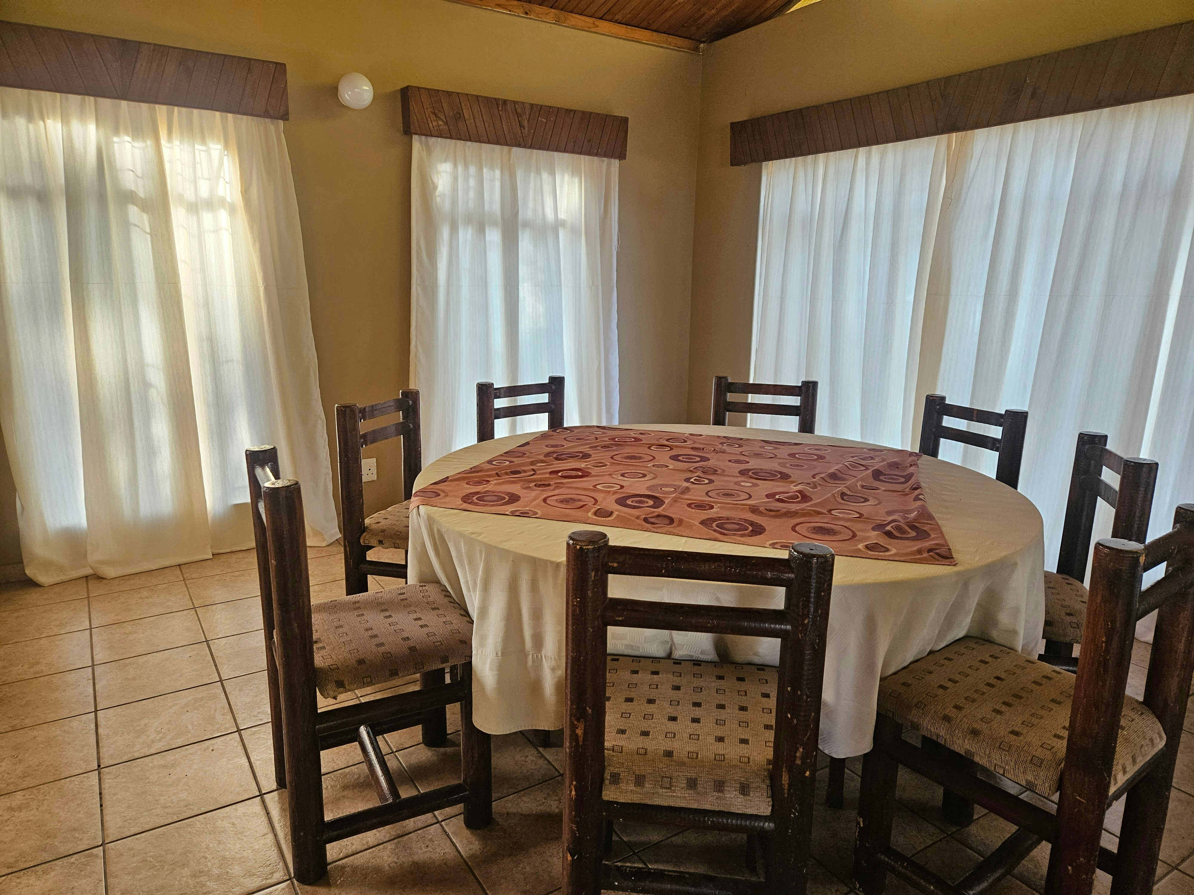 Tambuki Backpackers & Self-catering - Dinokeng image no 8 of 15