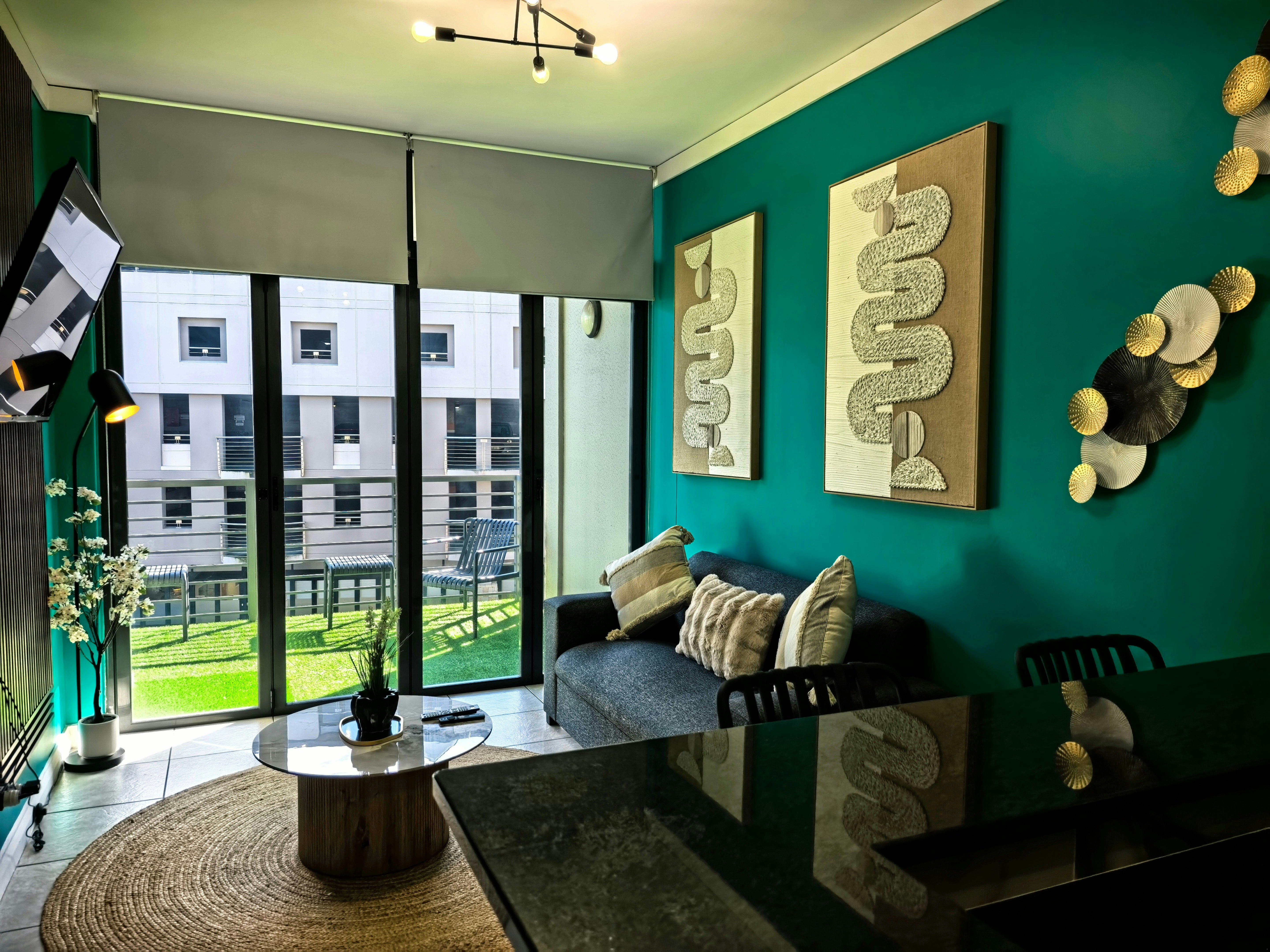 Stunning Lake View Apartment image no 11 of 27