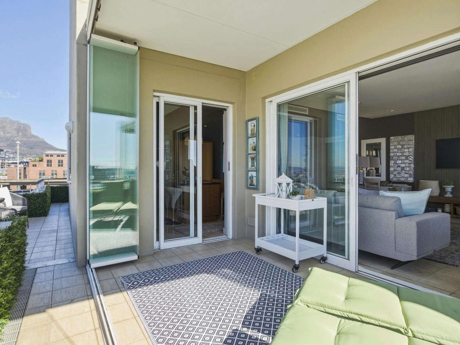Mountain Marina - One Bedroom Luxury Premier 1 image no 17 of 25