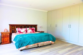 Southern Suburbs Accommodation at The Oak Suite | Viya