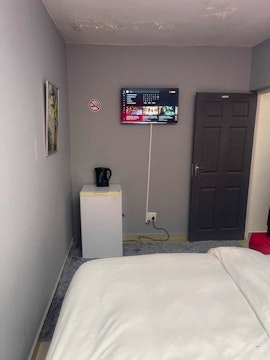 Northern Suburbs Accommodation at Queens and Kings Guesthouse | Viya