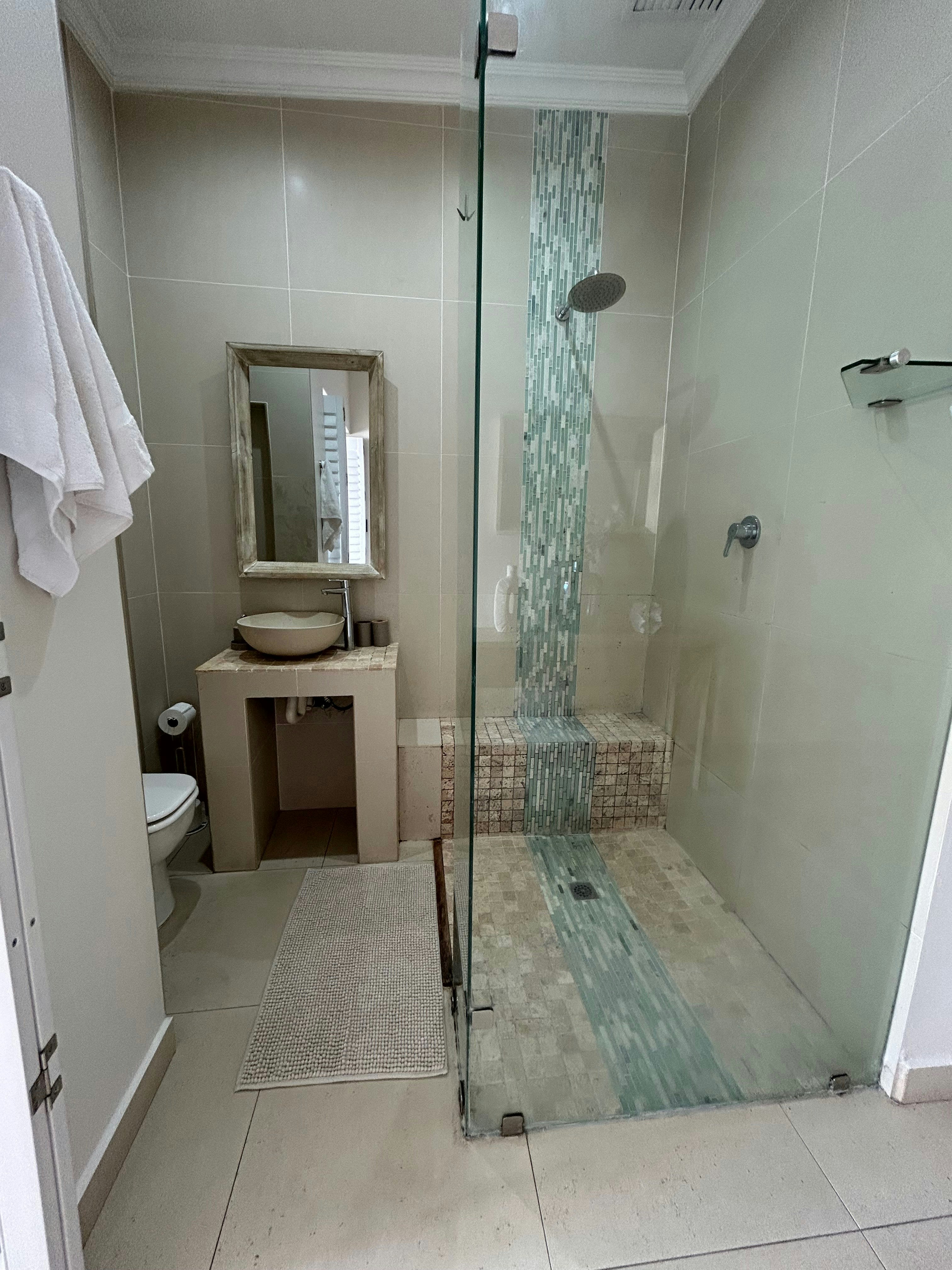 Umdloti Ocean Paradise | 2-bedroom with Sea Views image no 12 of 16