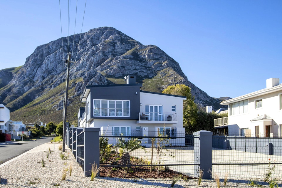 Hermanus Accommodation at  | Viya