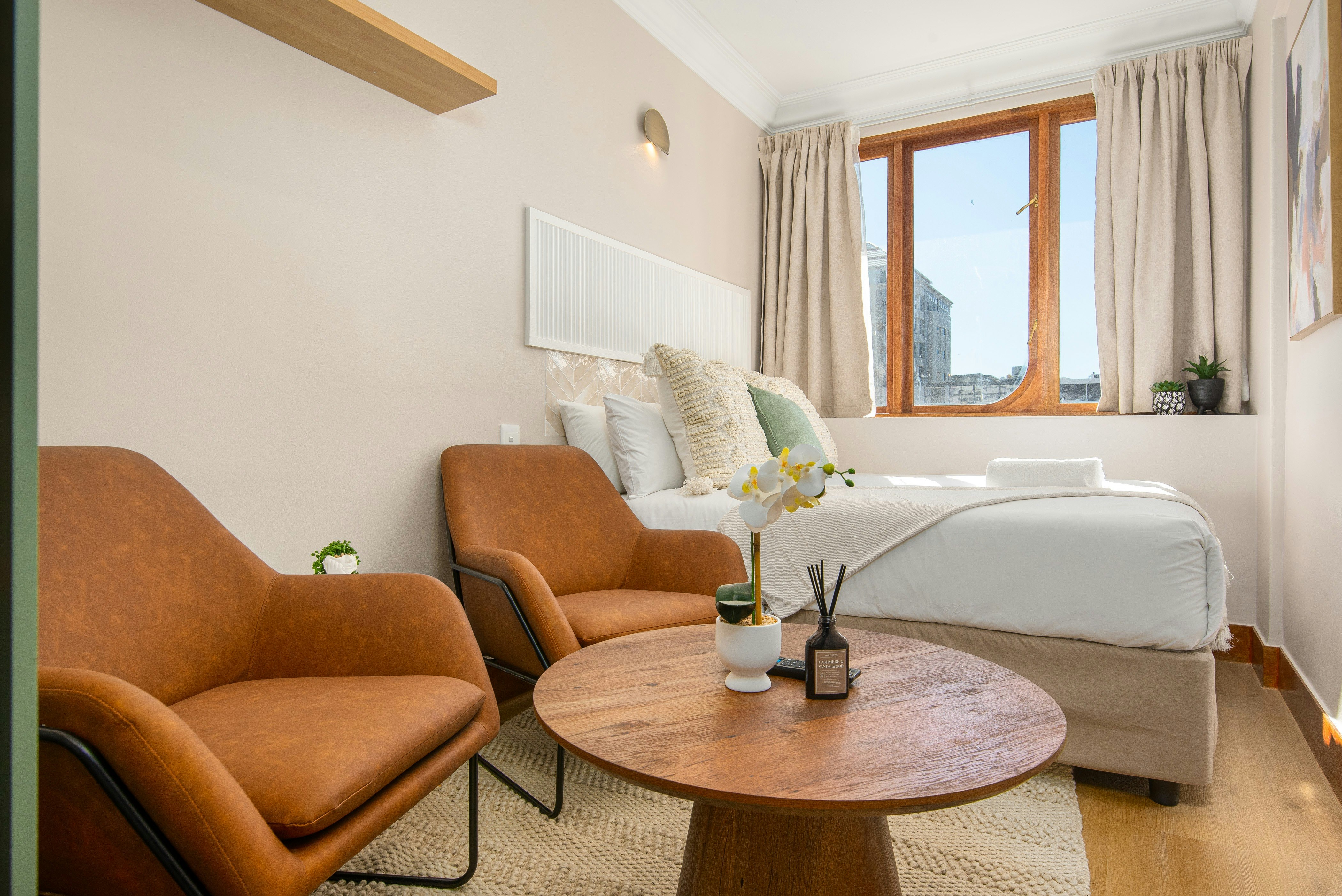 Charlie and the Chairman | Sophisticated City Stay image no 8 of 24