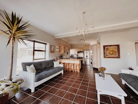 Struisbaai Accommodation at Makulu Strand House | Viya