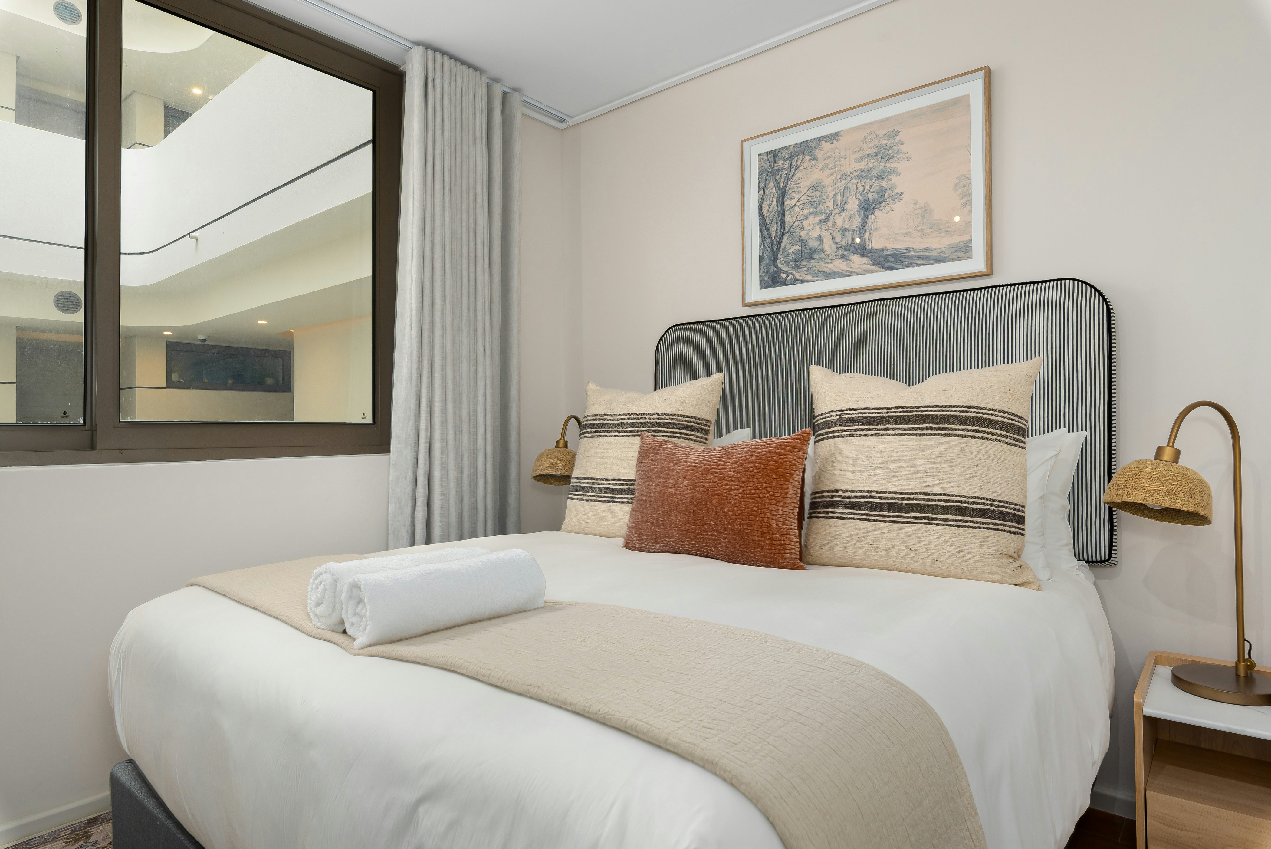 Dolce Vita Stylish Sea Point Retreat image no 9 of 15