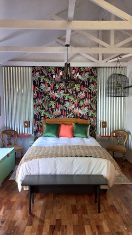 West Rand Accommodation at Crossley Vintage Cottage | Viya