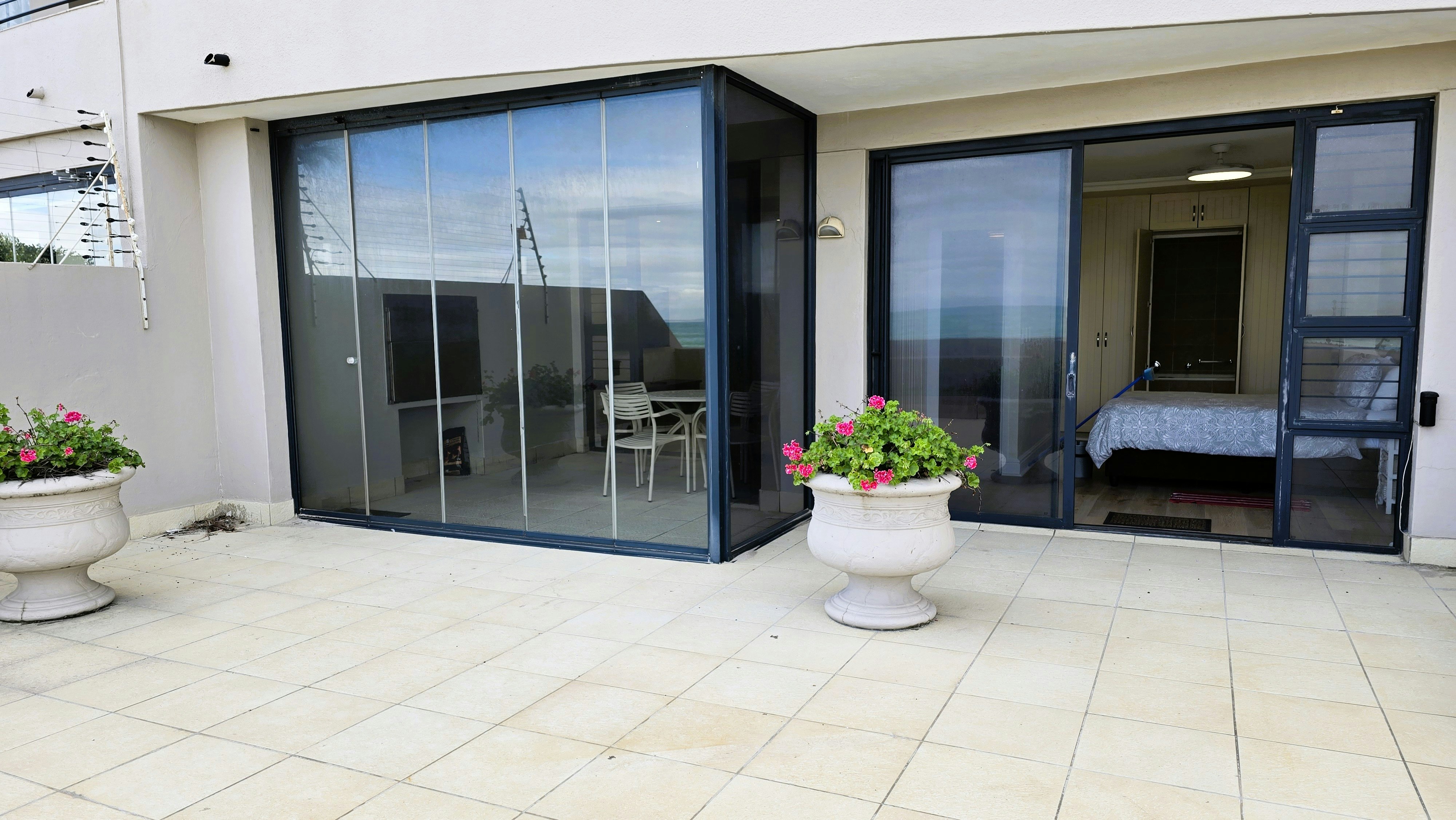 2 Tivoli Luxury Self Catering image no 3 of 24