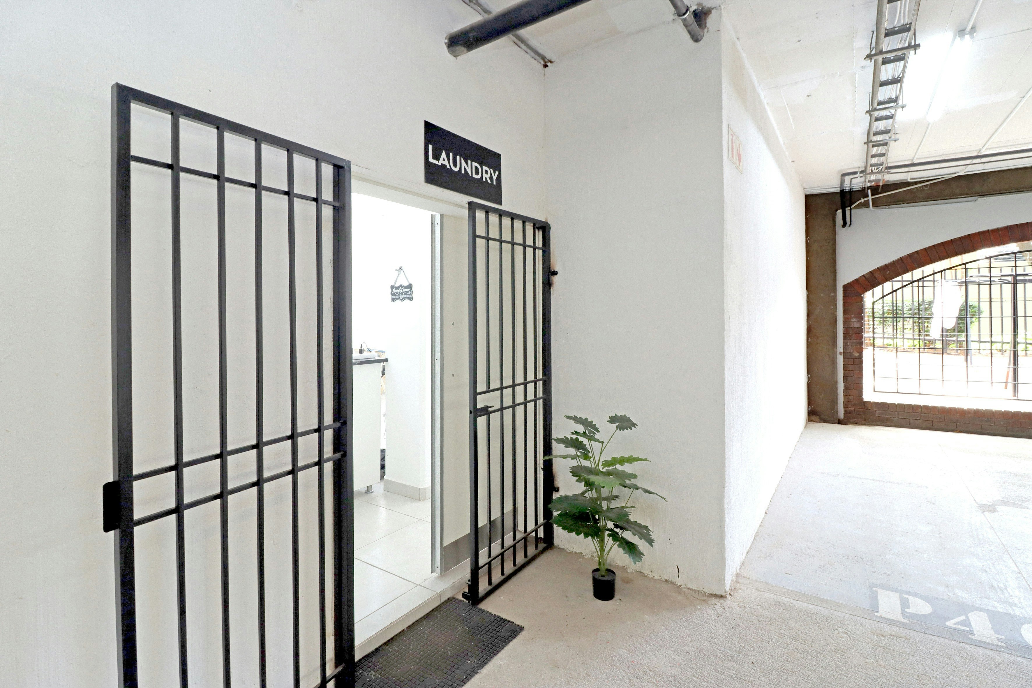 Elegant Studio in Illovo image no 24 of 38