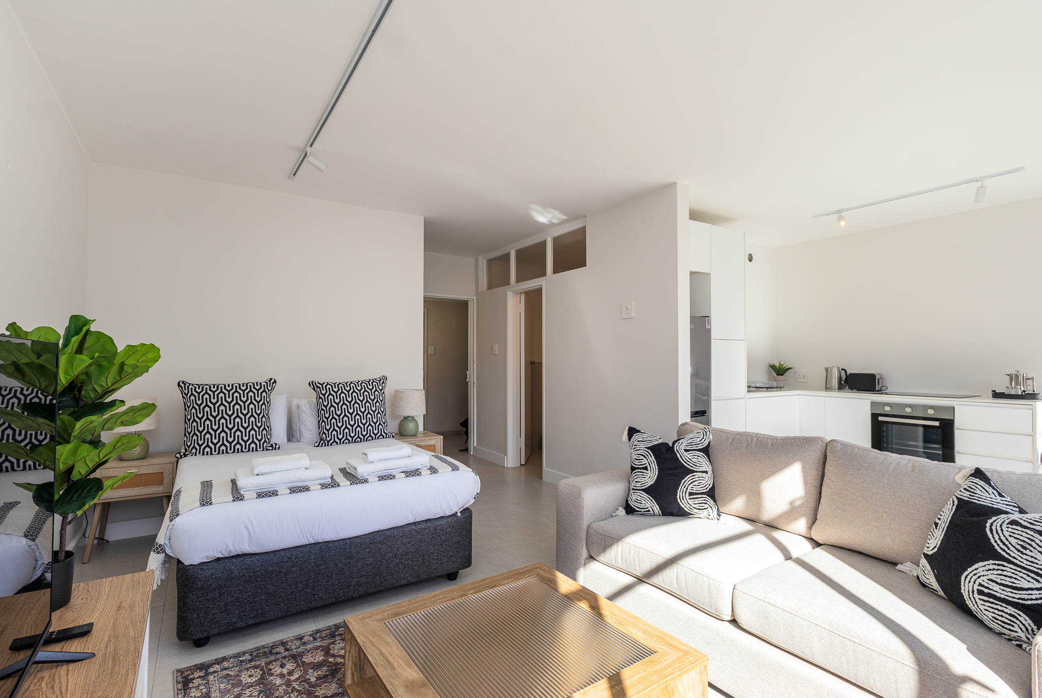 Bright City Studio in the Heart of Cape Town image no 11 of 17