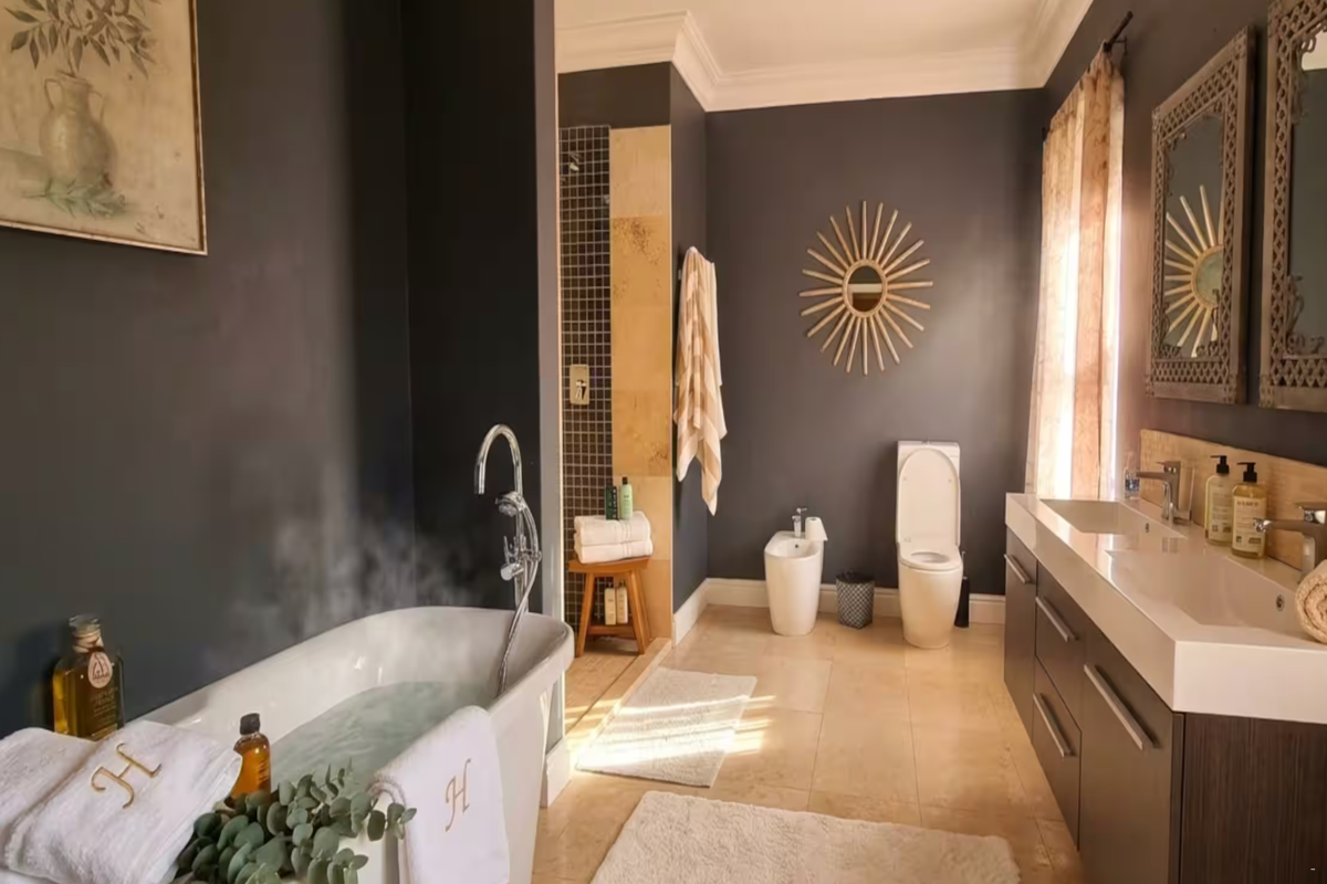 Sandmartins Luxury Villa image no 9 of 55