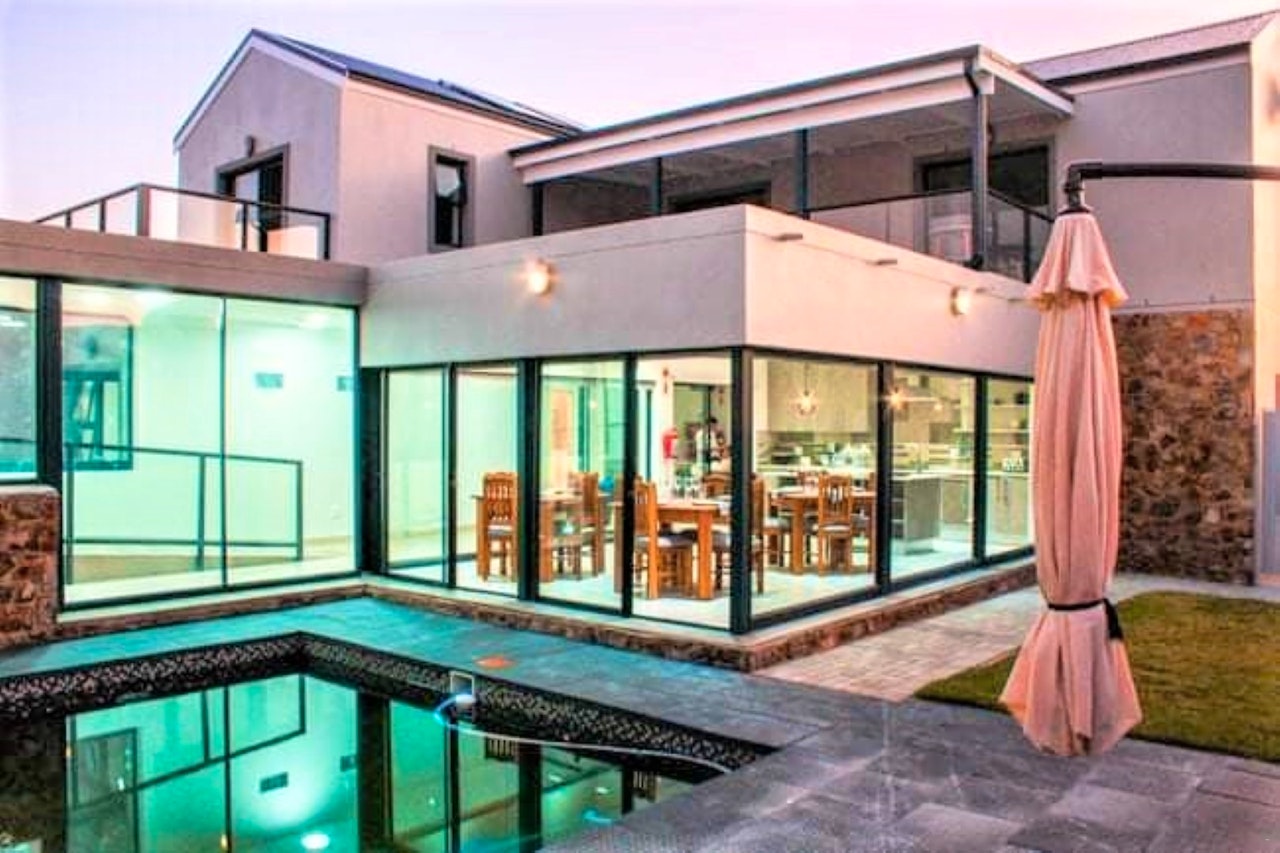 Hermanus Accommodation at  | Viya