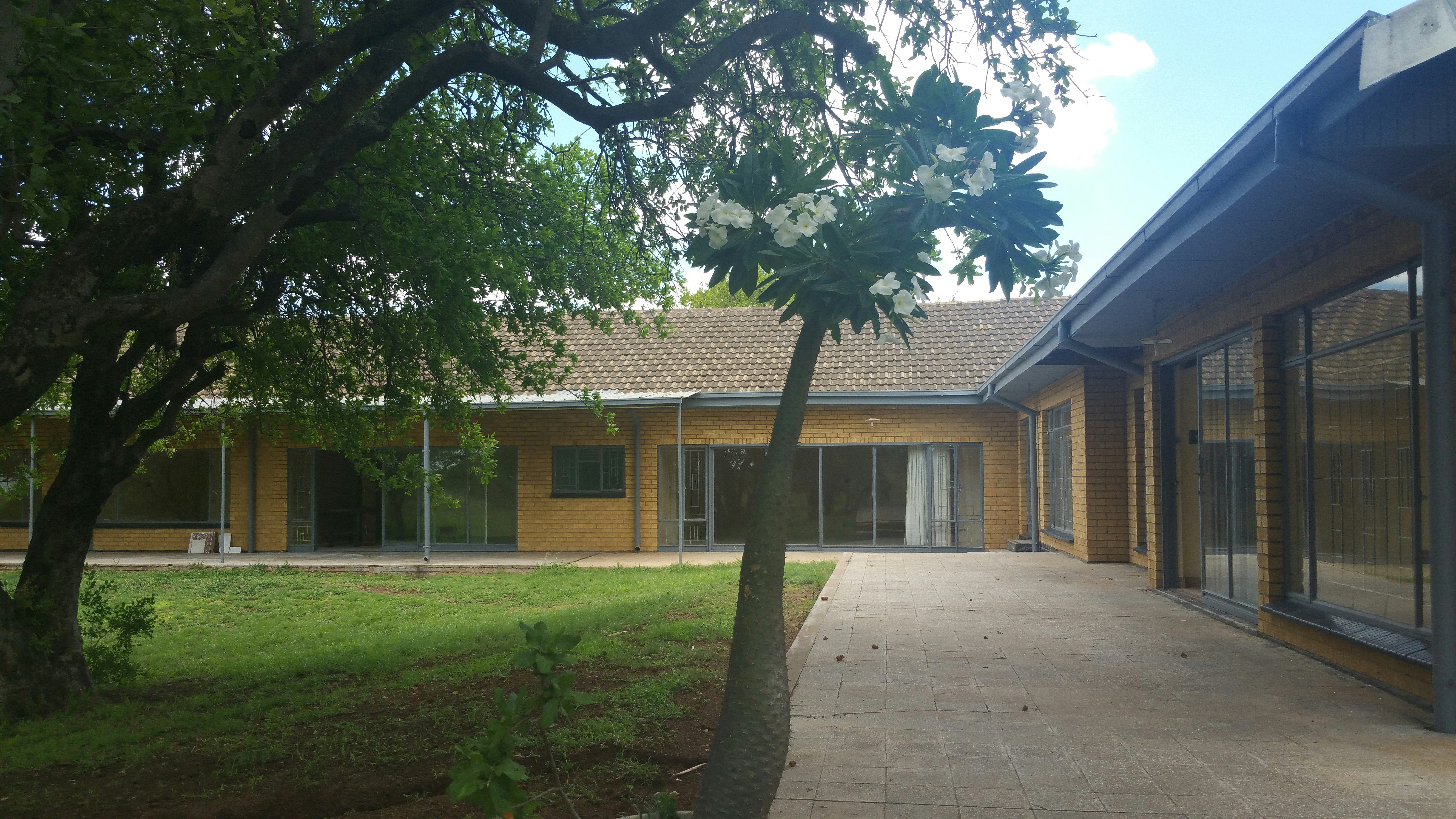 Tambuki Backpackers & Self-catering - Dinokeng image no 2 of 15