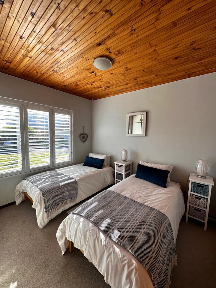 Overberg Accommodation at Huisie By Die See | Viya