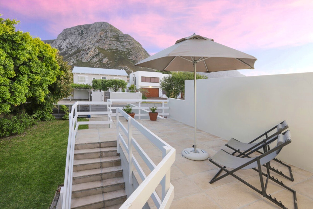 Hermanus Accommodation at  | Viya