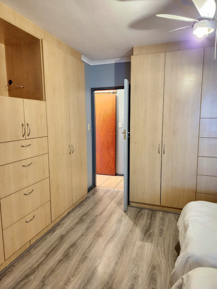 Northern Suburbs Accommodation at Smithland 4-Bedroom House | Viya