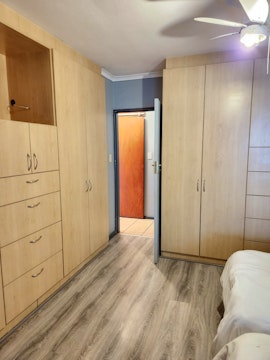 Northern Suburbs Accommodation at Smithland 4-Bedroom House | Viya