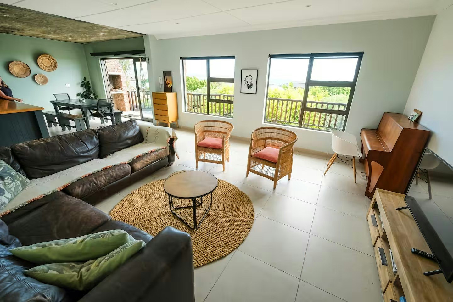 J-Bay Holiday Home image no 14 of 43