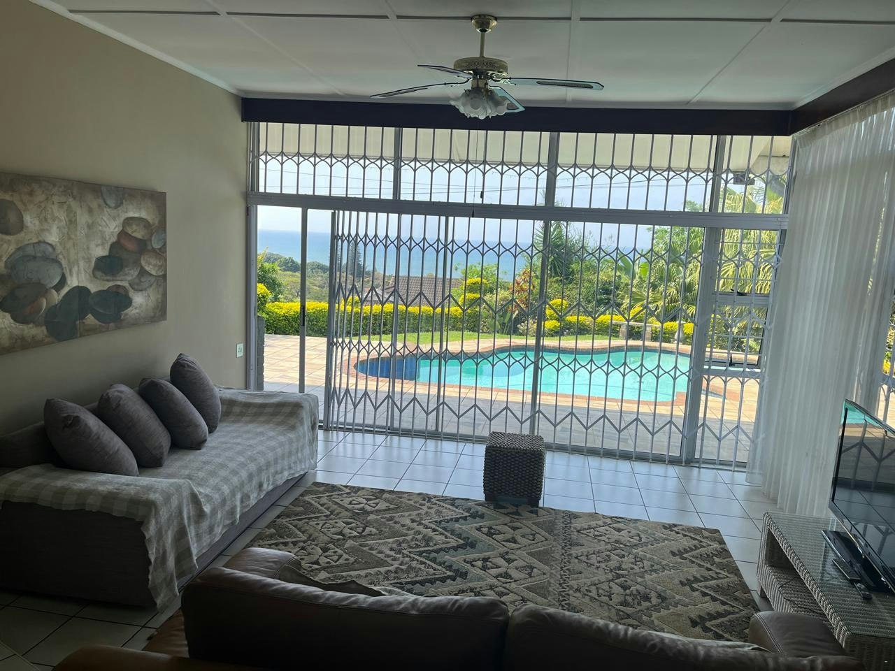 Serene Seaview Stays image no 20 of 28