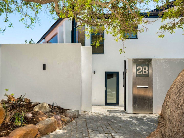 Cape Town Accommodation at Neighbourgood 1st Crescent | Viya