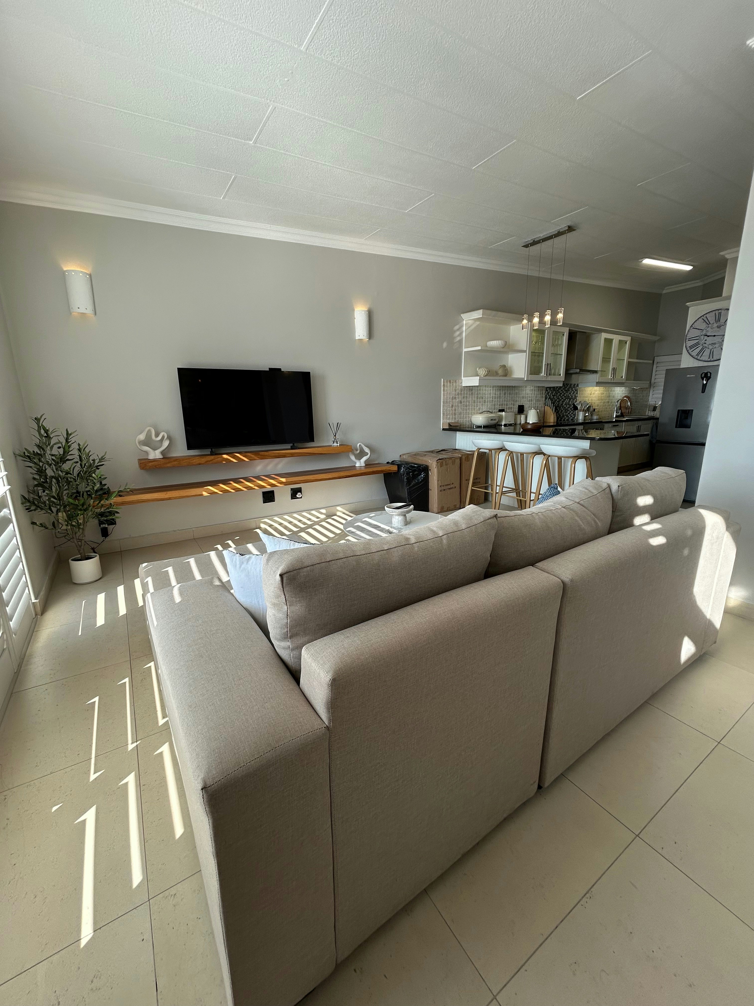 Umdloti Ocean Paradise | 2-bedroom with Sea Views image no 11 of 16