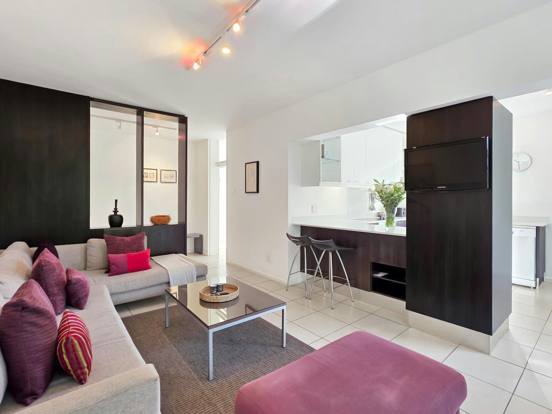 St Martini Gardens Balcony Apartment image no 8 of 41