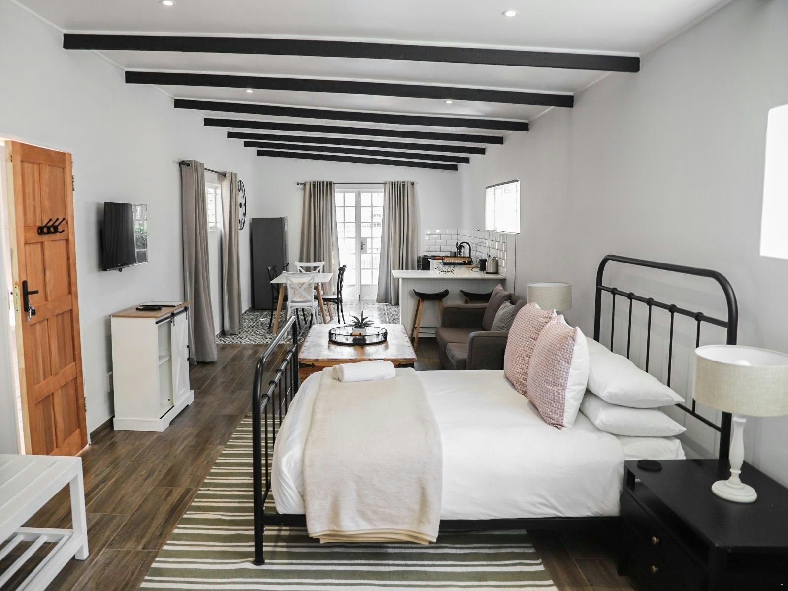 Modern Farm Stays 4 Swart Street image no 6 of 8