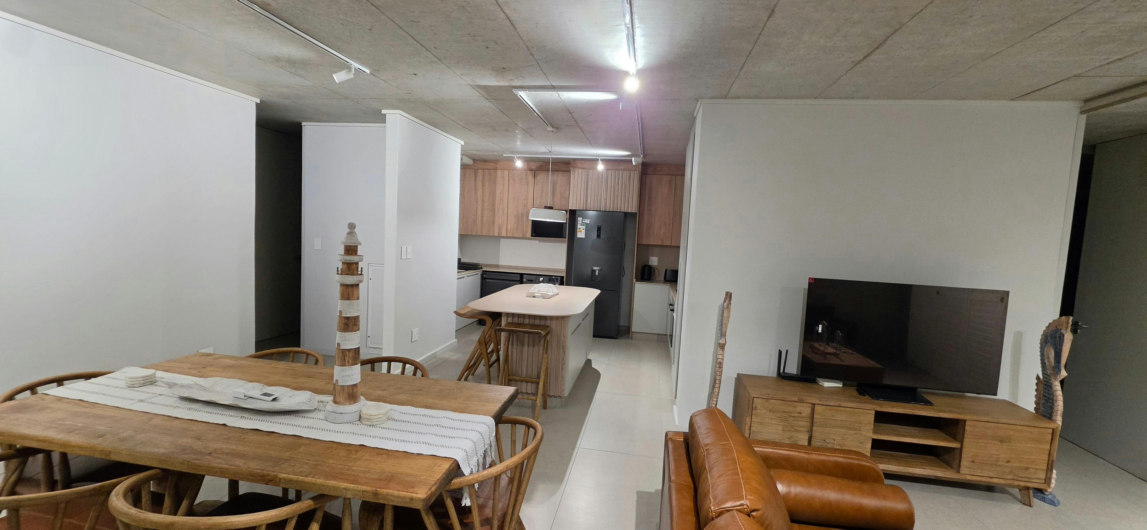102 Burleigh Self-Catering Unit image no 2 of 25