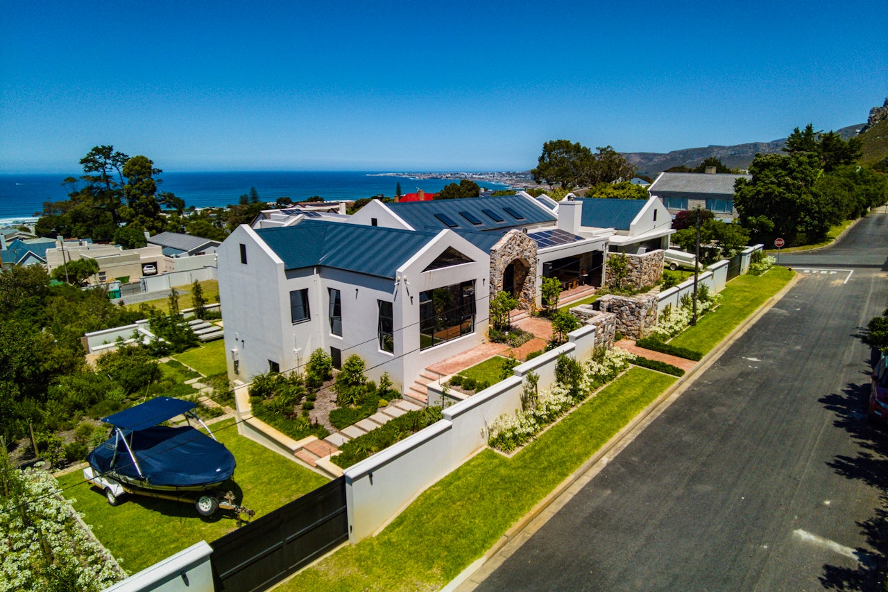 Hermanus Accommodation at  | Viya