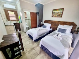 Kruger National Park South Accommodation at Sol & Sombra Guesthouse | Viya