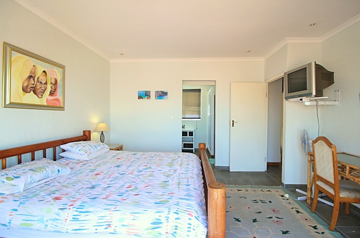 Betty's Bay Accommodation at Outback Inn | Viya