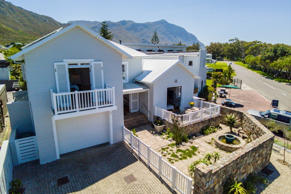 Hermanus Accommodation at  | Viya