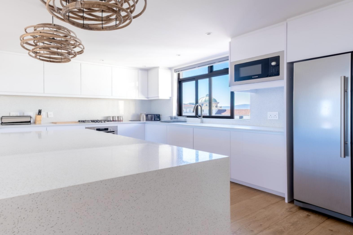 3 Bed 3 Bath Penthouse ICP606 image no 20 of 86