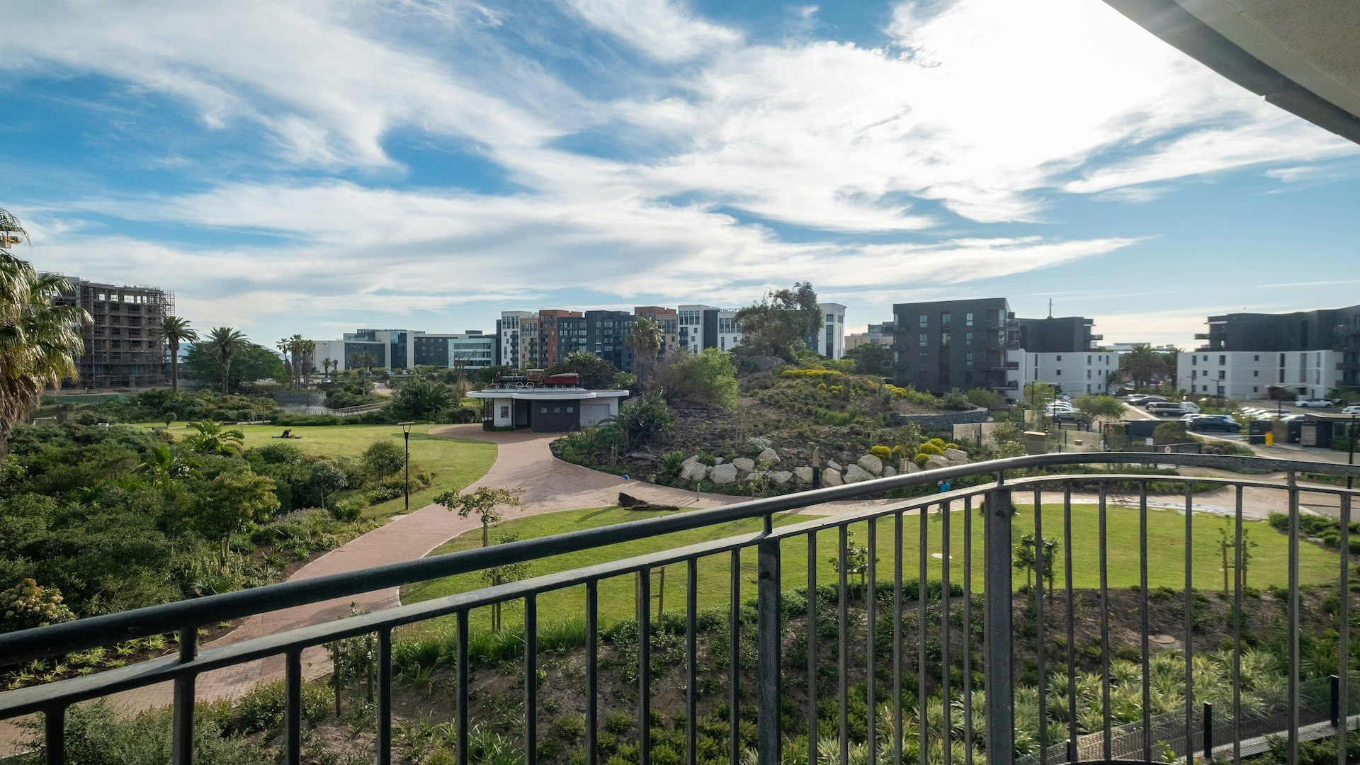 2 Bed Apartment – On Park Unit 315 image no 28 of 29