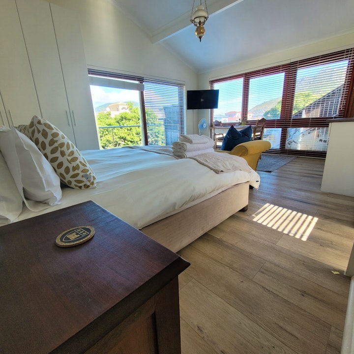 Cape Town Accommodation at Leehaven Apartment | Viya