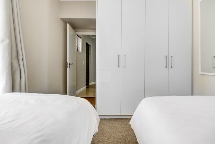 Cape Town Accommodation at UniqueStay Mayfair Deluxe 3 Bedroom Apartment | Viya