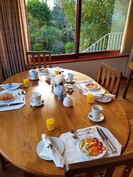 Southern Suburbs Accommodation at Valley Heights Guest House | Viya