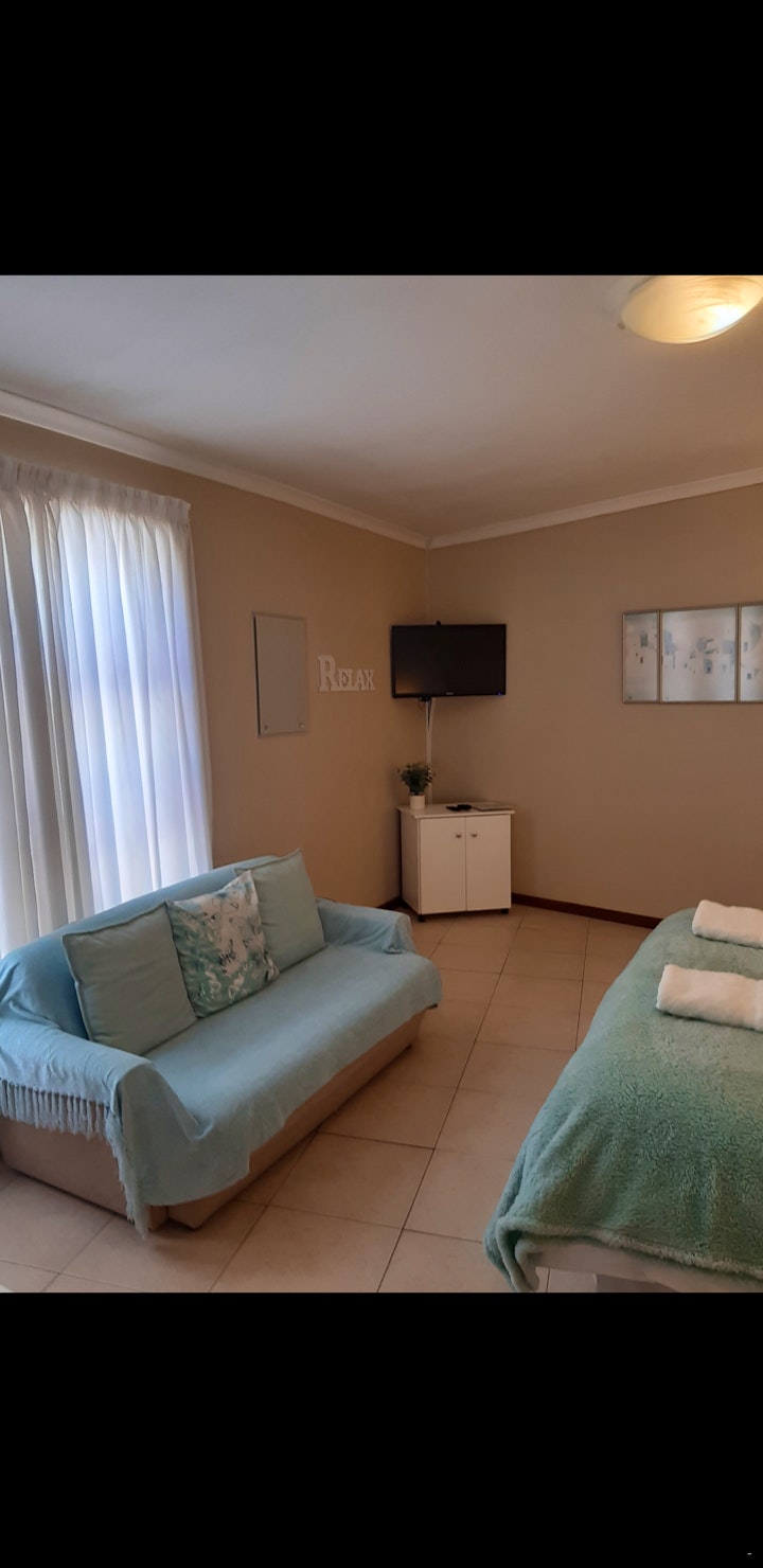 Cape Town Accommodation at On Yonder Hill - Garden Flat | Viya