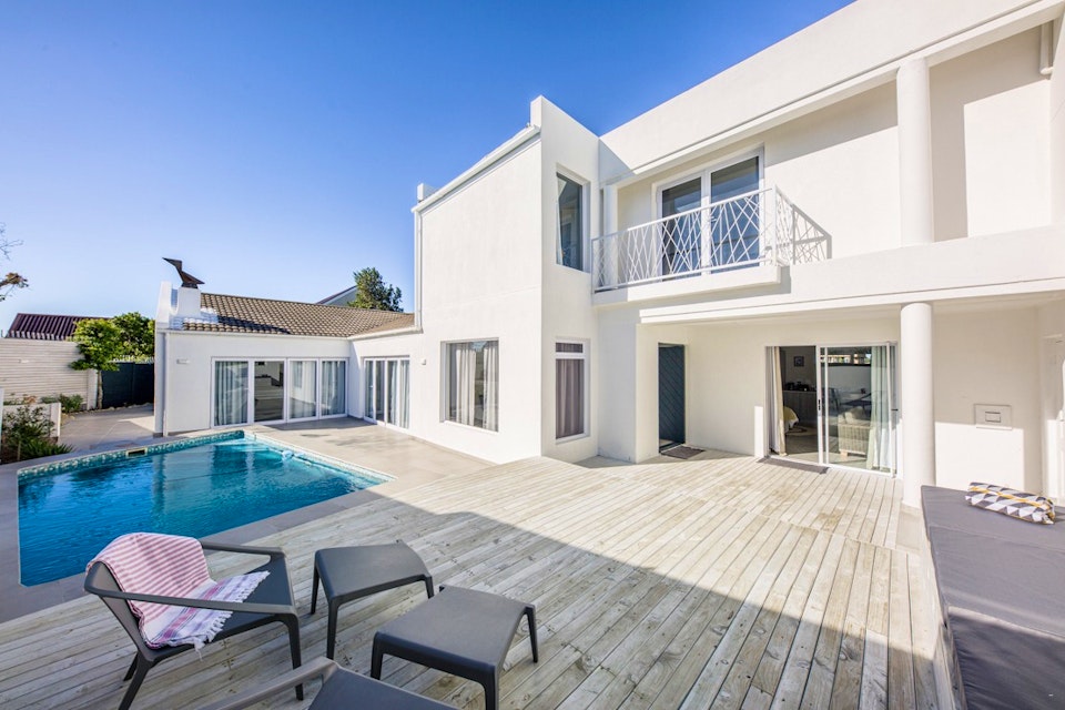 Bloubergstrand Accommodation at  | Viya