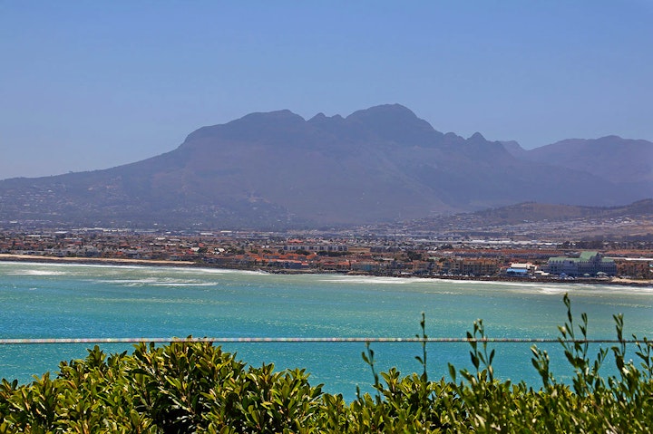 Cape Town Accommodation at Suikerbossie 82 | Viya