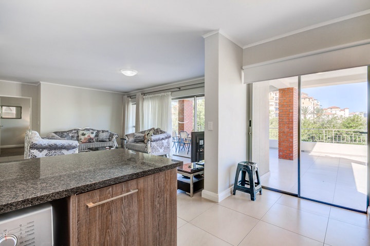 Cape Town Accommodation at UniqueStay Mayfair 3 Bedroom Apartment | Viya