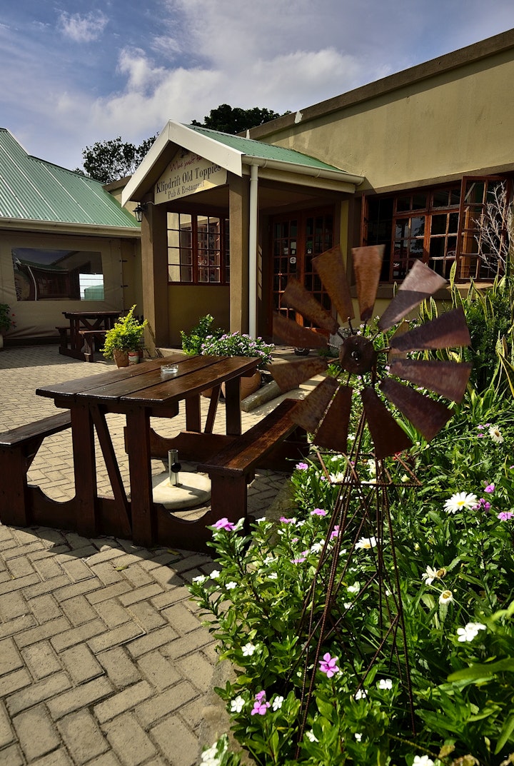 Eastern Cape Accommodation at OppiePlaas Country Cottage & Hadada Studio | Viya