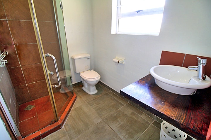 Betty's Bay Accommodation at Outback Inn | Viya