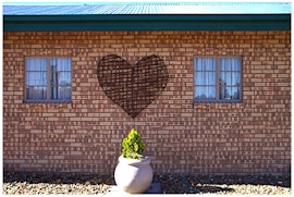 Karoo Accommodation at Bietjie Moeg Self-catering | Viya